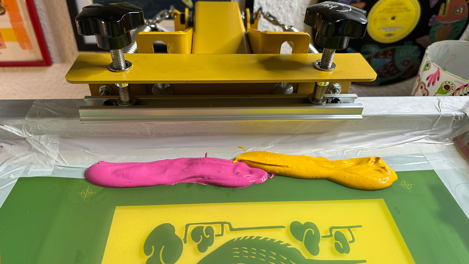 blog-inks-on-screen pink and yellow inks next to each other on screen