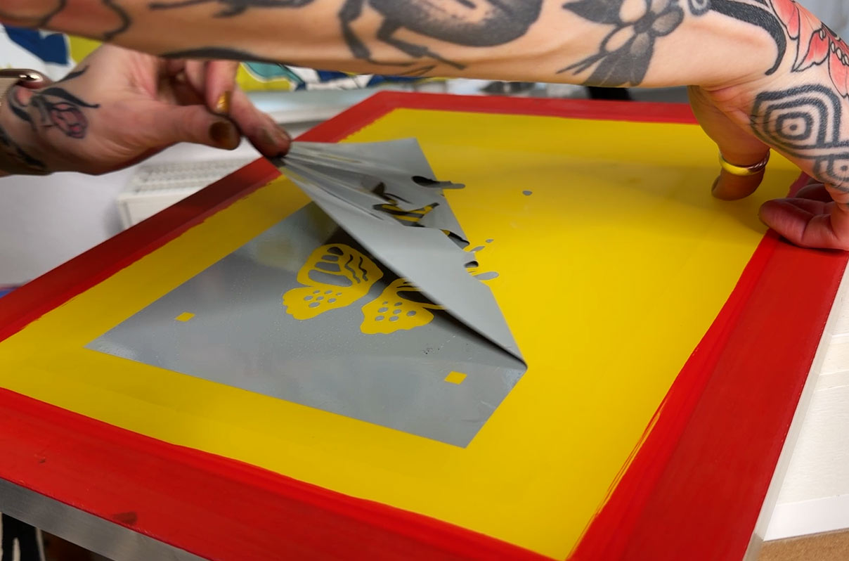 removing the vinyl from the screen